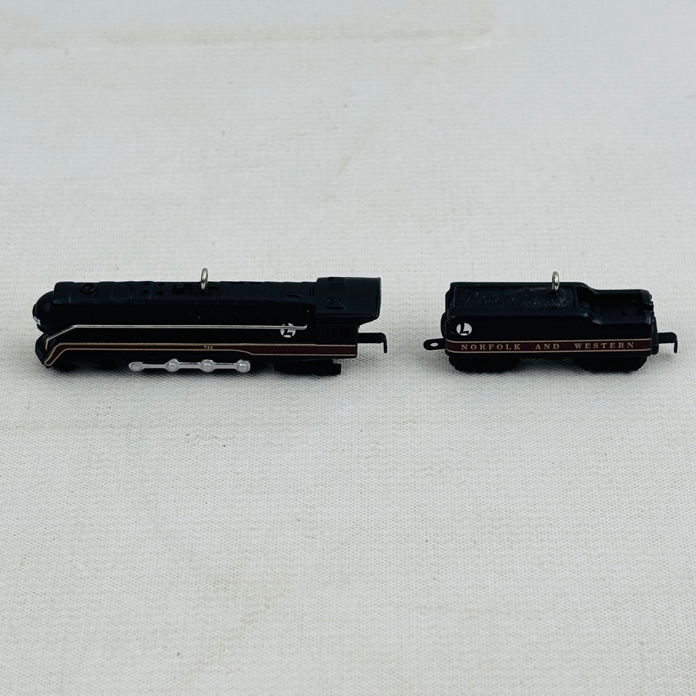 Hallmark Lionel 746 Norfolk Western Locomotive Tender Miniature Ornament 1999 - Picture 4 of 6